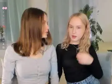 Chaturbate Live Sex Cam of lisaluve