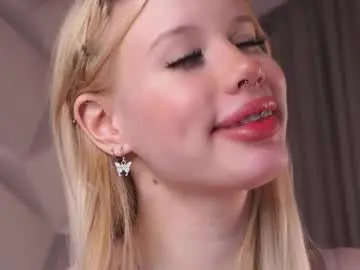 Chaturbate Live Sex Cam of beauty_fuel