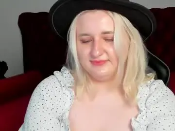 Chaturbate Live Sex Cam of lioraardyn