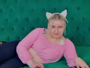Chaturbate Live Sex Cam of lioraardyn