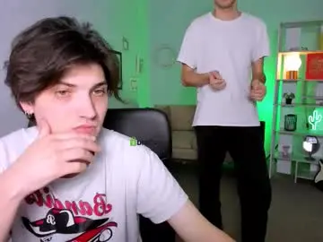 Chaturbate Live Sex Cam of pit_wetty