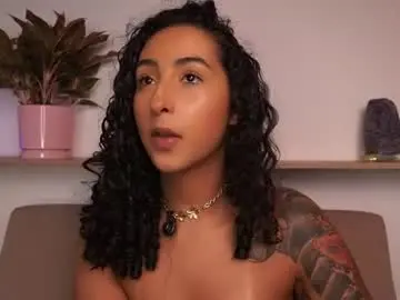 Chaturbate Live Sex Cam of agatha_collinss