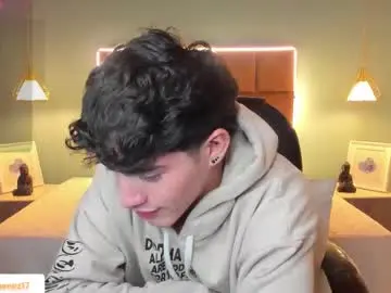 Chaturbate Watch Live Sex Cams of alejootwink