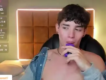 Chaturbate Watch Live Sex Cams of alejootwink