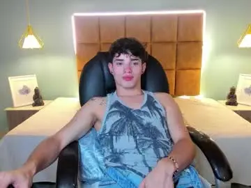 Chaturbate Watch Live Sex Cams of alejootwink