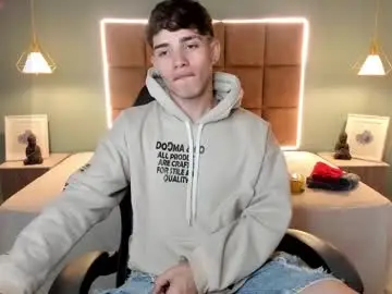 Chaturbate Adult Webcam of alejootwink