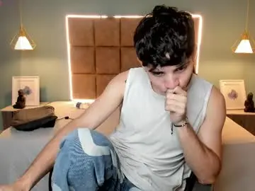 Chaturbate Live Sex Cam of alejootwink