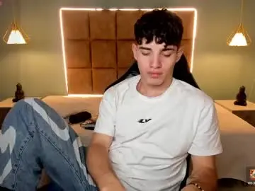 Chaturbate Live Porn of alejootwink