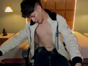 Chaturbate Live Sex Cam of alejootwink