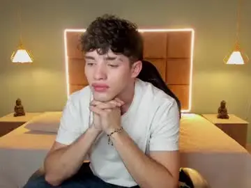Chaturbate Free Porn Cam of alejootwink