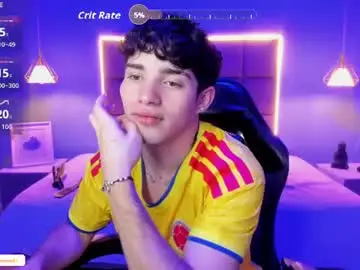 Chaturbate Adult Video Chat of alejootwink