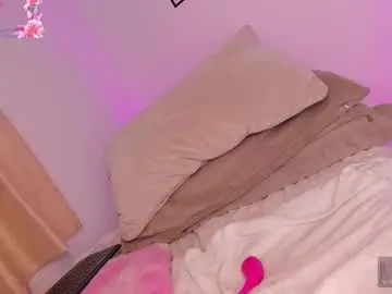 Chaturbate Best live sex cam show of aylinnzambrano_