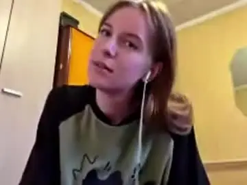 Chaturbate Best live sex cam show of lucyzachar