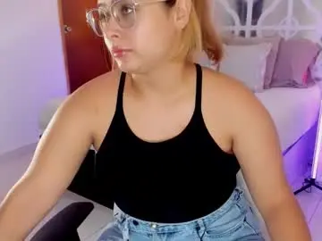 Chaturbate Sex Cam of mikaelastonne