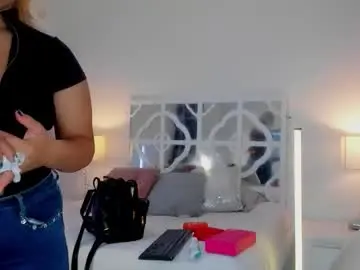 Chaturbate Live Sex Cam of mikaelastonne