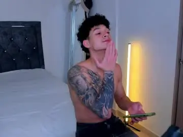 Chaturbate Live Sex Cam of morthy_downey