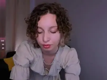 Chaturbate Live Sex Cam of sunnyshy_mia