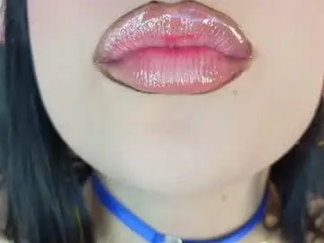 Chaturbate Sex Cam of mia_roux1