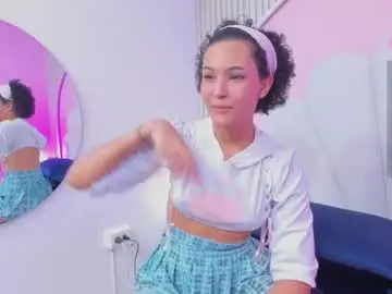 Chaturbate Live Sex Cam of mia_poppy