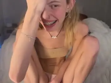 Chaturbate Live Sex Cam of ellieluvs