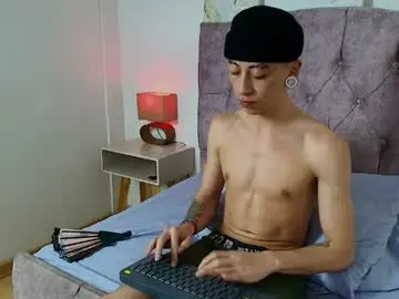 Chaturbate Free Live Porn of yoshua_smith