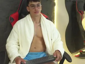 Chaturbate Adult Video Chat of joseph__boy