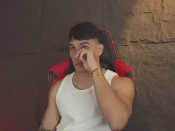 Chaturbate Live Sex Cam of joseph__boy