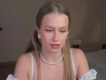 Chaturbate Live Sex Cam of ella_twinkle