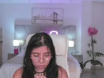 Chaturbate Watch Live Sex Cams of issi_loren
