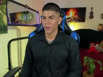 Chaturbate Live Sex Cam of damian_latinxxx