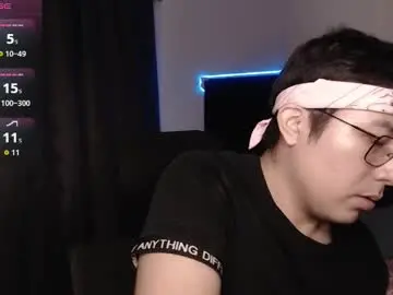 Chaturbate Live Porn of andrewmhilton_