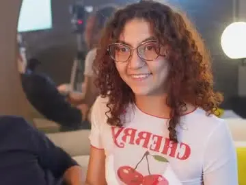 Chaturbate Live Sex Cam of mia_belmont