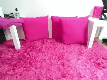 Chaturbate Live Sex Cam of peachyym