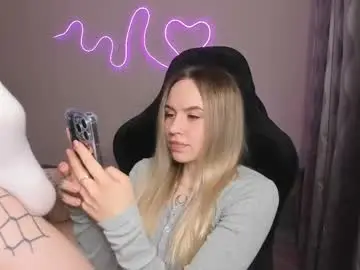 Chaturbate Sex Cam of hello_kittykk