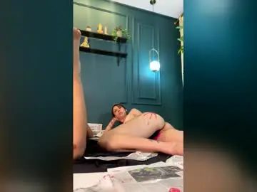 Chaturbate Adult Video Chat of zoe_roux210949