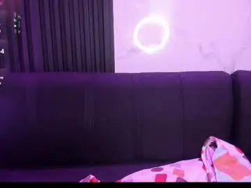 Chaturbate Live Sex Cam of miascott5
