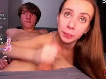 Chaturbate Live Sex Cam of couplewetlove