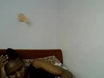 Chaturbate Live Sex Cam of sweetlavie_