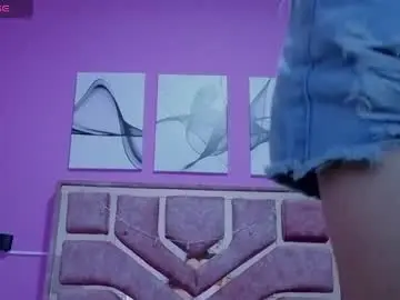 Chaturbate Live Sex Cam of samantaa_liov