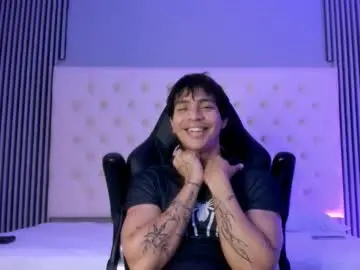 Chaturbate Live Sex Cam of toji_lee