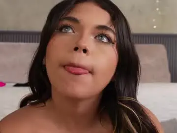 Chaturbate Free Porn Cam of willow_hendrix