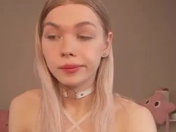 Chaturbate Free Porn Cam of blondy_fina