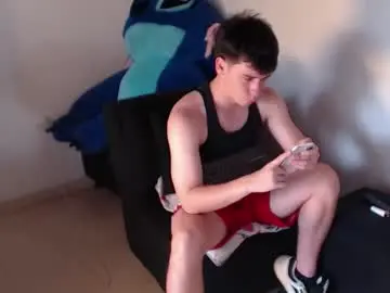 Chaturbate Live Sex Cam of harry_brown2324