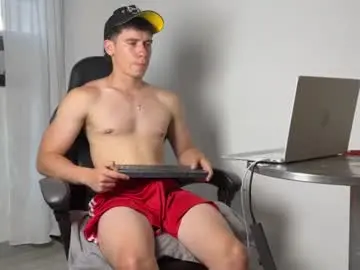 Chaturbate Nude Webcam of harry_brown2324