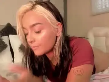 Chaturbate Live Sex Cam of alicee_clark_