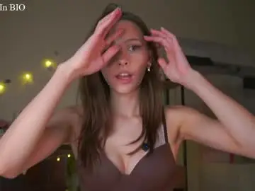 Chaturbate Adult Webcams of falinecrosthwaite