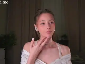 Chaturbate Adult Webcams of falinecrosthwaite
