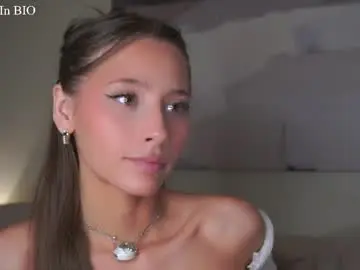 Chaturbate Live Sex Cam of falinecrosthwaite