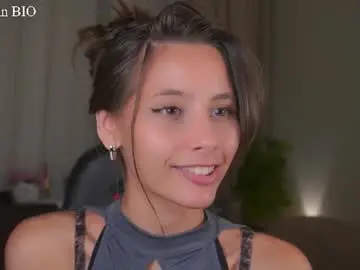 Chaturbate Adult Video Chat of falinecrosthwaite