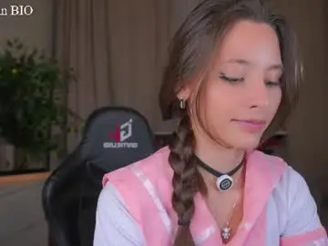Chaturbate Live Sex Cam of falinecrosthwaite